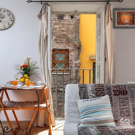 Boutique Domus Navona Librari Balcony Apartment *