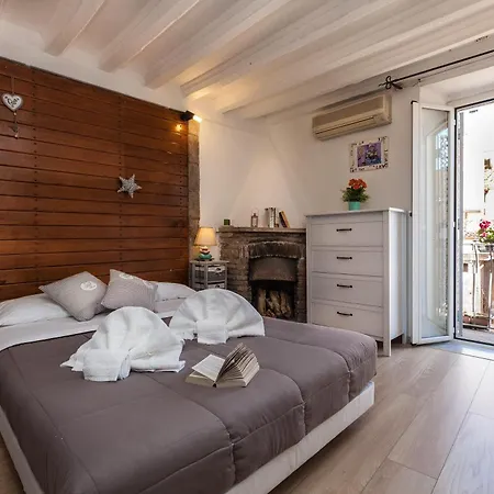 Boutique Domus Navona Librari Balcony Apartment *