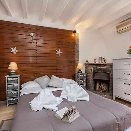 Apartment Boutique Domus Navona Librari Balcony